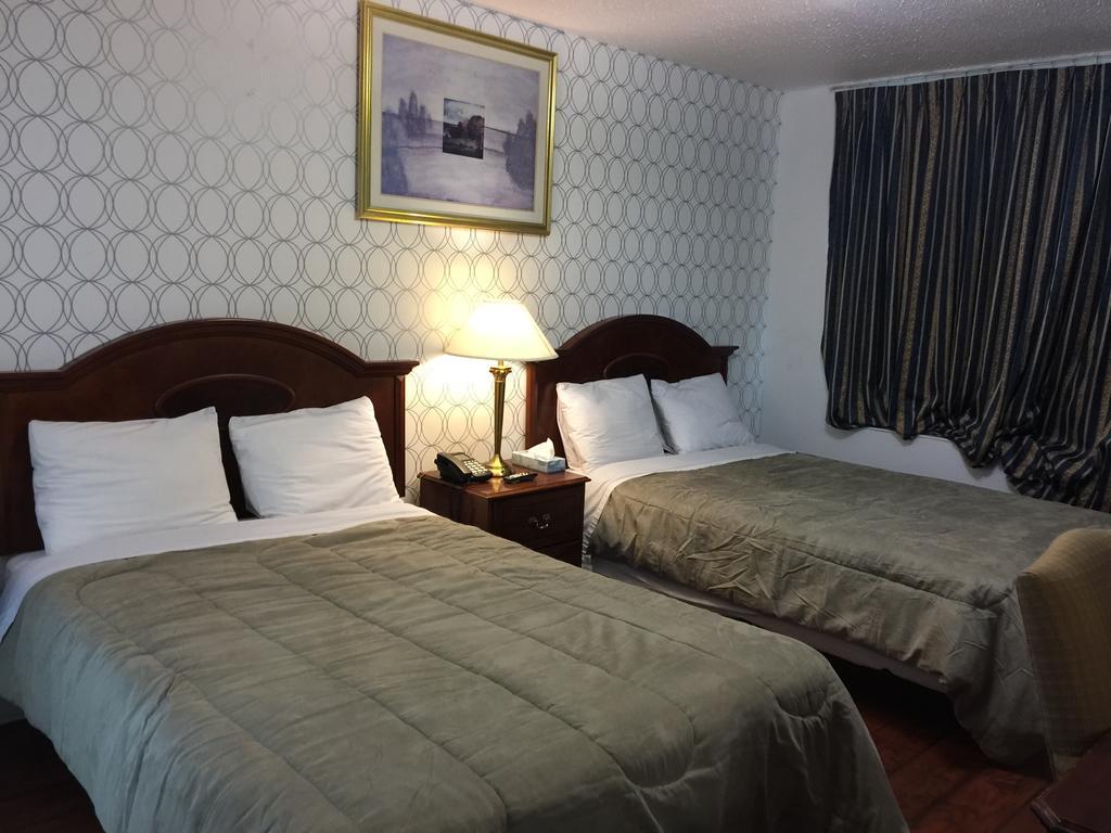 Stardust Motel Ottawa Room photo