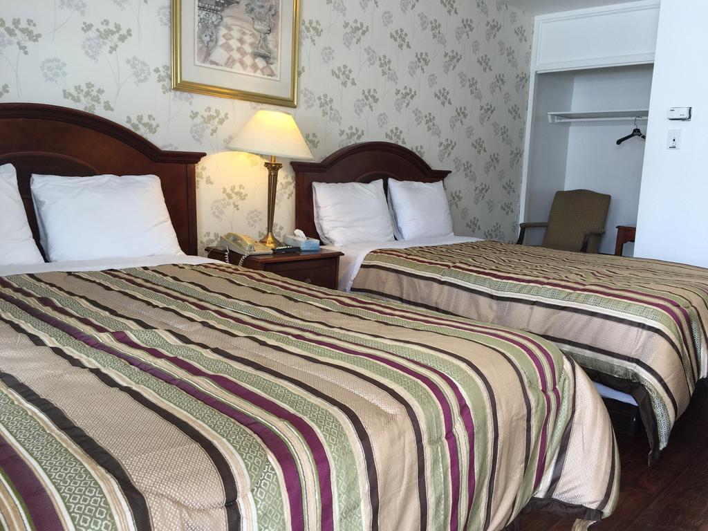 Stardust Motel Ottawa Room photo